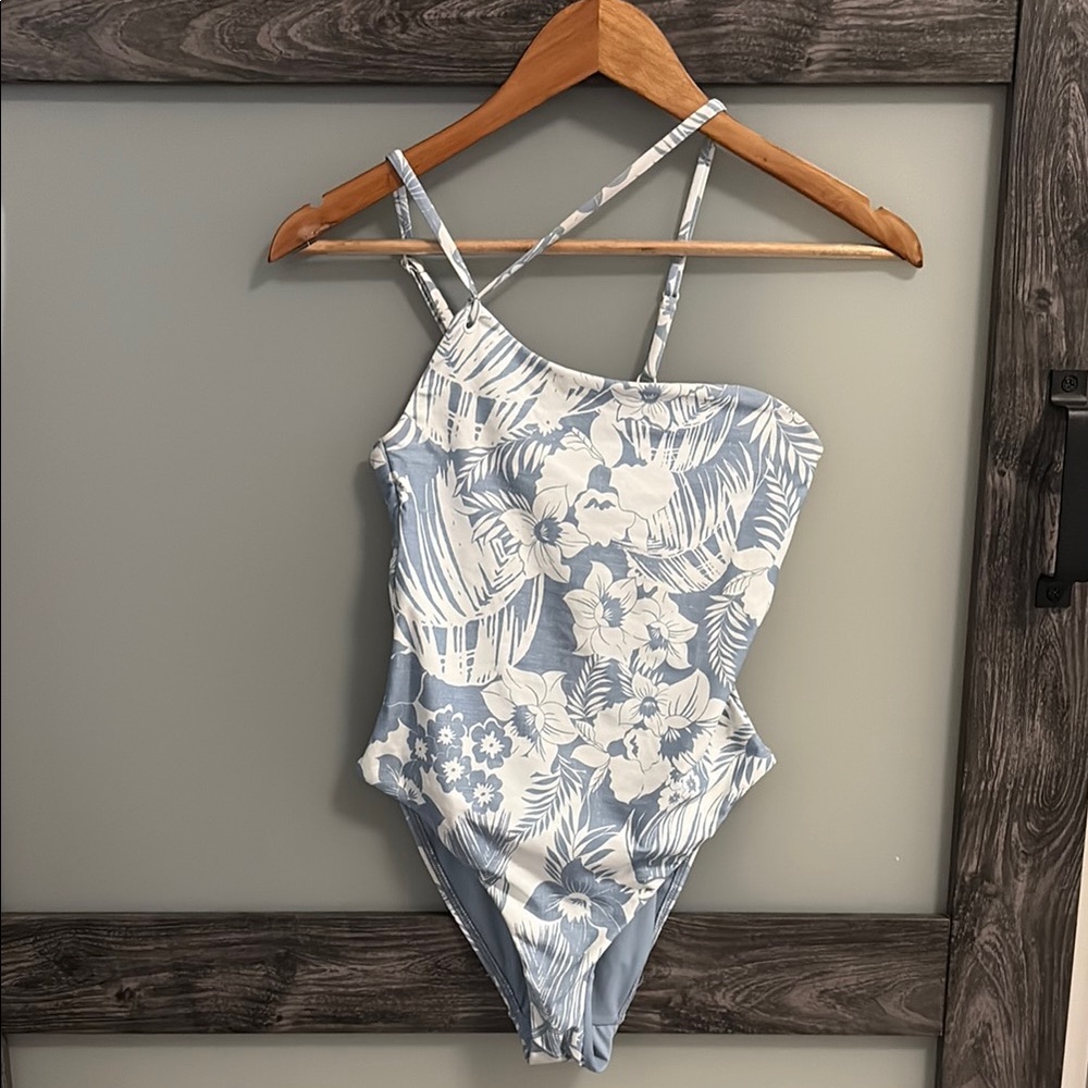 Floral Blue & White One Piece Swimsuit 🩱